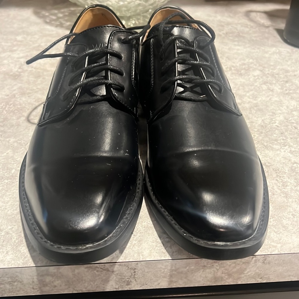 Dress shoes